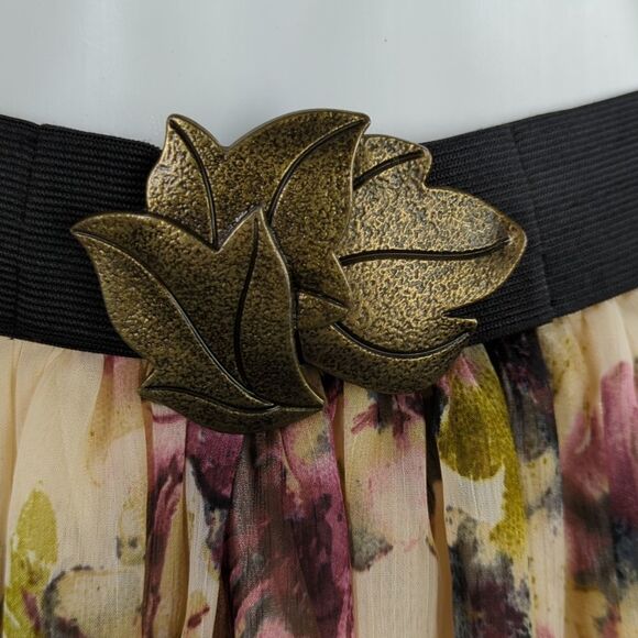Charlotte Russe Floral Mini-skirt, Leaf Belt Buckle - Picture 3 of 14